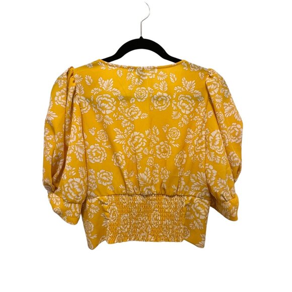 π 2/$30 π Yellow with White Floral Pattern Crop Blouse with Flowy Sleeves sz M - Picture 5 of 6